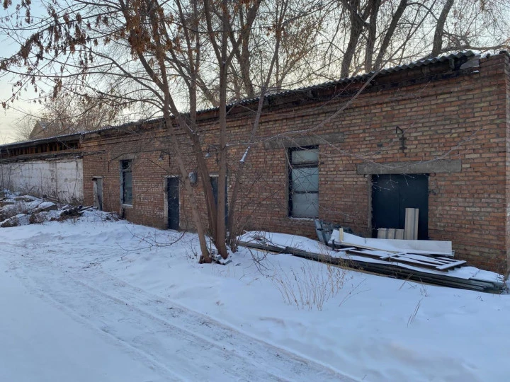 Продаются 2 (два) Здания и 3 (три) нежилых помещения,               г. Красноярск, ул. Малиновского, 19